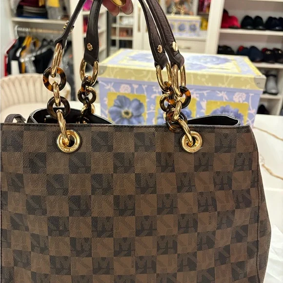 Michael Kors Brown Tote with Gold Hardware - Picture 3 of 8